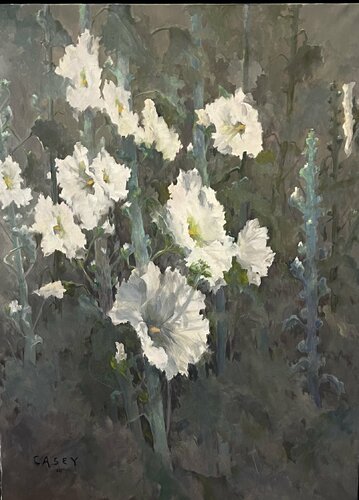 “White Hollyhocks” -framed oil painting de Peggy Casey-Mason, Pintura a la venta en Singulart