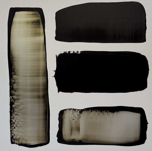 Black and white with pearl yellow 6 di Anca Todrican, Pittura in vendita su Singulart