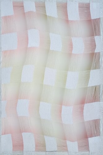 Fra tela e muro: catturare la luce von Giustino Caposciutti, Textil kaufen auf Singulart