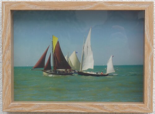 Impression Fine Art "Flottille des pertuis en régate 3 - Le Bella Julia, le Grand Augustine et le Laisses-les-dire à tribord" par Michel Thévenot, Photographie en vente sur Singulart