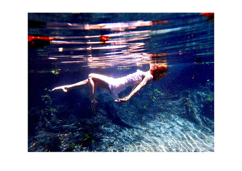 Begin to float - A2 limited Edition van Kerry A. Inkster, Fotografie te koop op Singulart