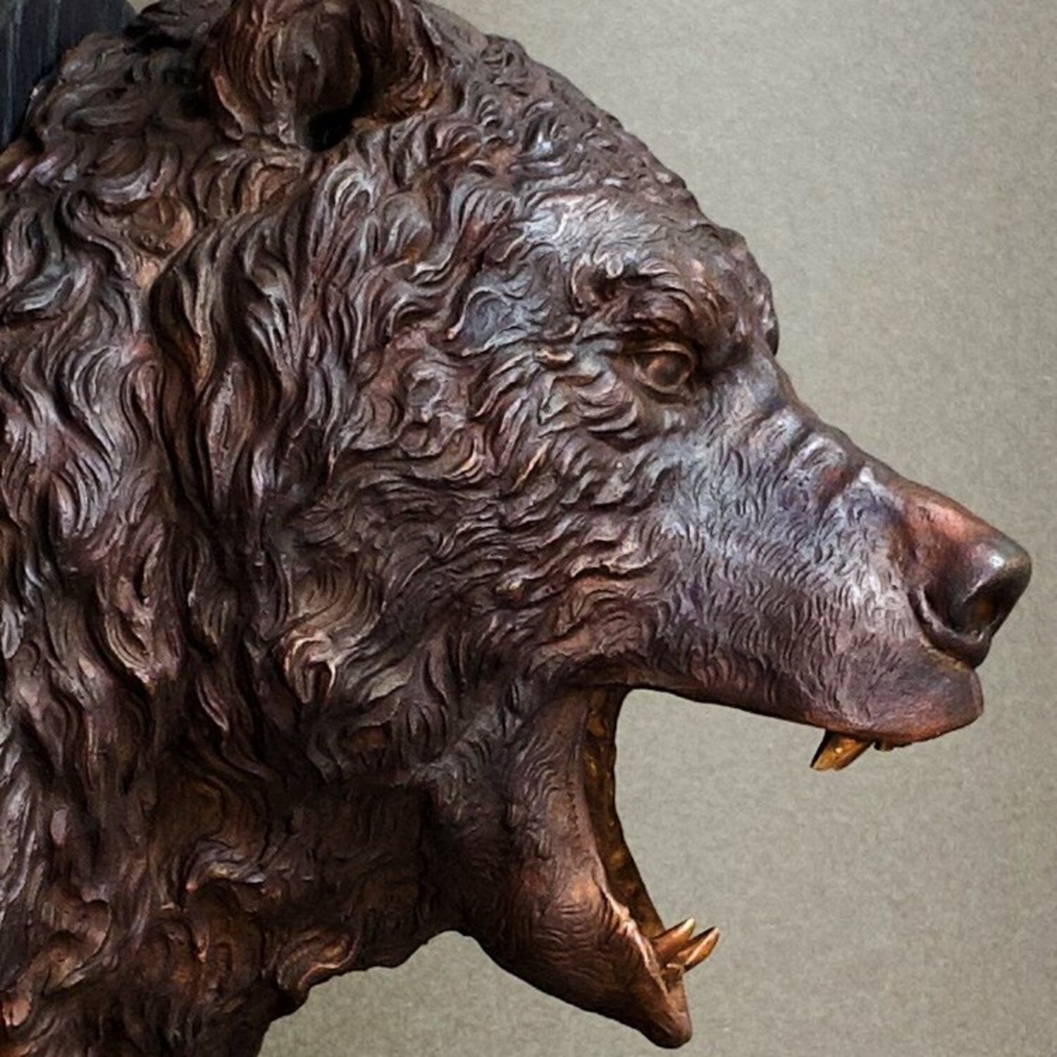 the Bear by Denis Tretyakov (2019) : Sculpture Bronze, Wood - Singulart