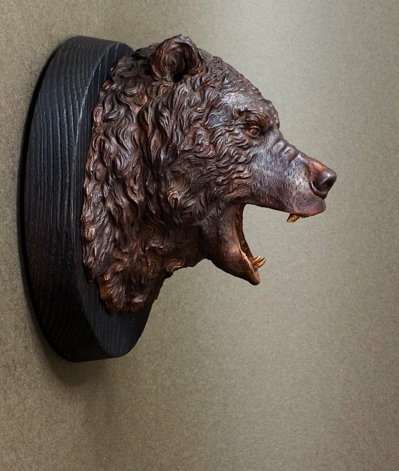 the Bear by Denis Tretyakov (2019) : Sculpture Bronze, Wood - Singulart