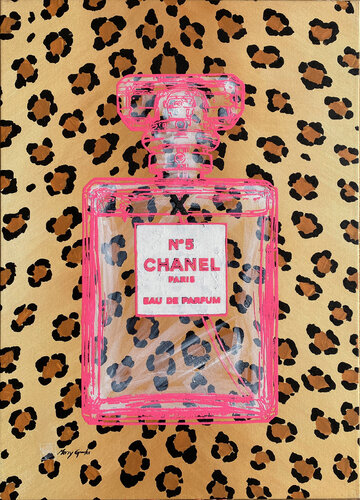 Chanel No 5 on Leopard Print di Merry Sparks, Pittura in vendita su Singulart