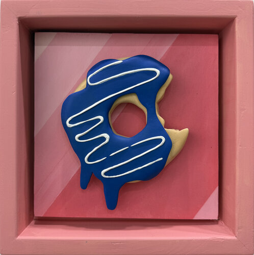 25x25 cm(frame) - Banana flavored - Sweet Escape: Blue Frosting Donut pop art 3D art blue donut donut art wall art modern art contemporary art playful design home decor fun art positive vibes kitchen decor van Victo, Andere media te koop op Singulart