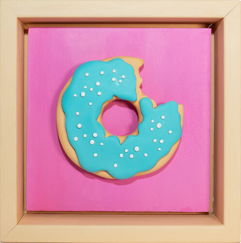 25x25 cm(frame) - Mango donut - Pop Art for Donut Lovers wall art modern art contemporary art playful design home decor fun art positive vibes kitchen decor van Victo, Schilderij te koop op Singulart