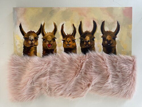 Friends Under the Blanket - Five Friendly Alpacas - Whimsical Animal Mixed Media Artwork with Faux Fur - 39x28" – Cozy, Playful, Unique Decor van Victo, Schilderij te koop op Singulart