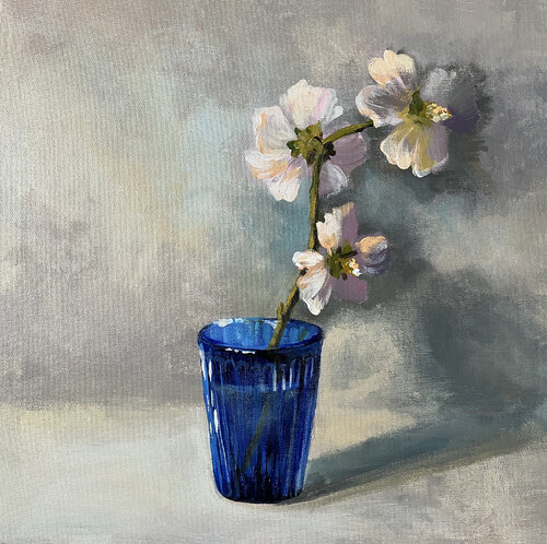 Small still life with blue glass van Maria Kireev, Schilderij te koop op Singulart