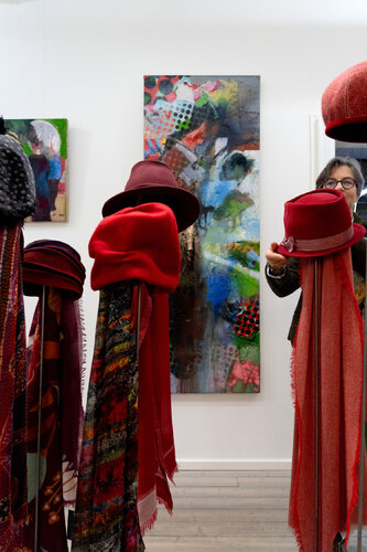 Installation View »Readymade Museum Shop Lenbachhaus Munich #3« de Peter Vahlefeld, Pintura a la venta en Singulart