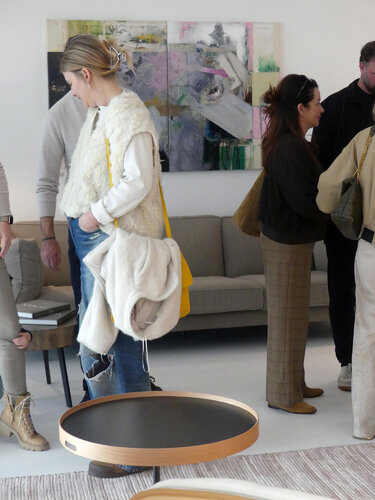 Installation View: Untitled Readymade (Overpainted Fashion Ad #1) par Peter Vahlefeld, Peinture en vente sur Singulart