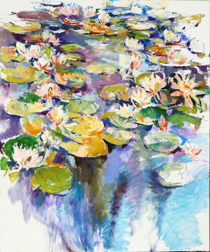 Bir yosh yigit jilmayib qoydi