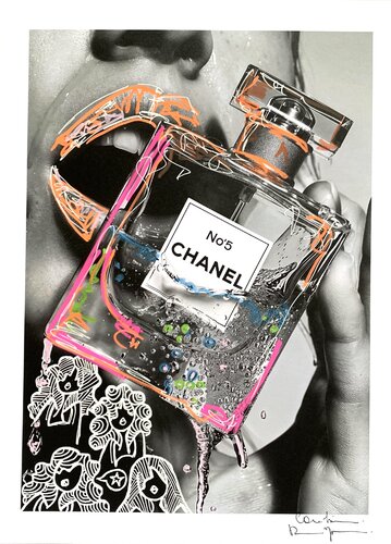 Grey Chanel N*5 par Caroline Montigneaux, Dessin en vente sur Singulart