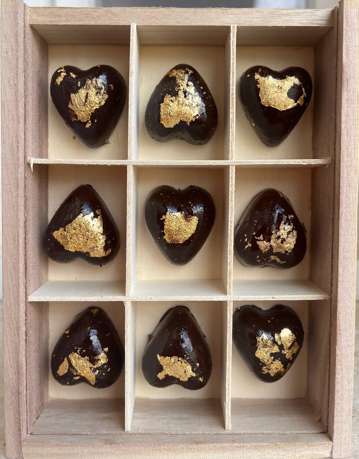 Boite de 9 chocolats à la feuille d'or sous verre PatMoli Andere Medien zu verkaufen