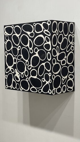 Ying - Yang Individual. Black & White von Pablo Contrisciani, Malerei kaufen auf Singulart