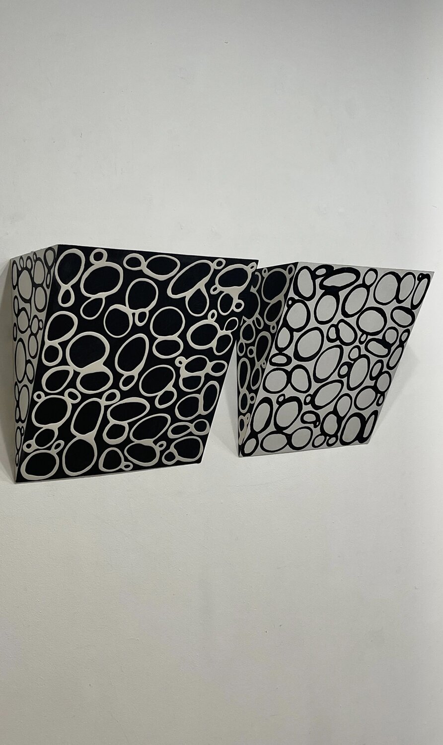 Ying - Yang -Pair Symmetrical Black & White II Pablo Contrisciani