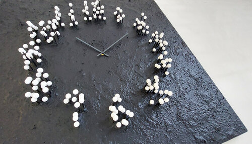 mocap (white black) illusionistic wall clock / wall-sculpture van Jan Paul, Beeldhouwwerk te koop op Singulart