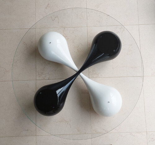 "Untouchables" (black/white) streamline sculptural coffeetable-base von Jan Paul, Andere Medien kaufen auf Singulart