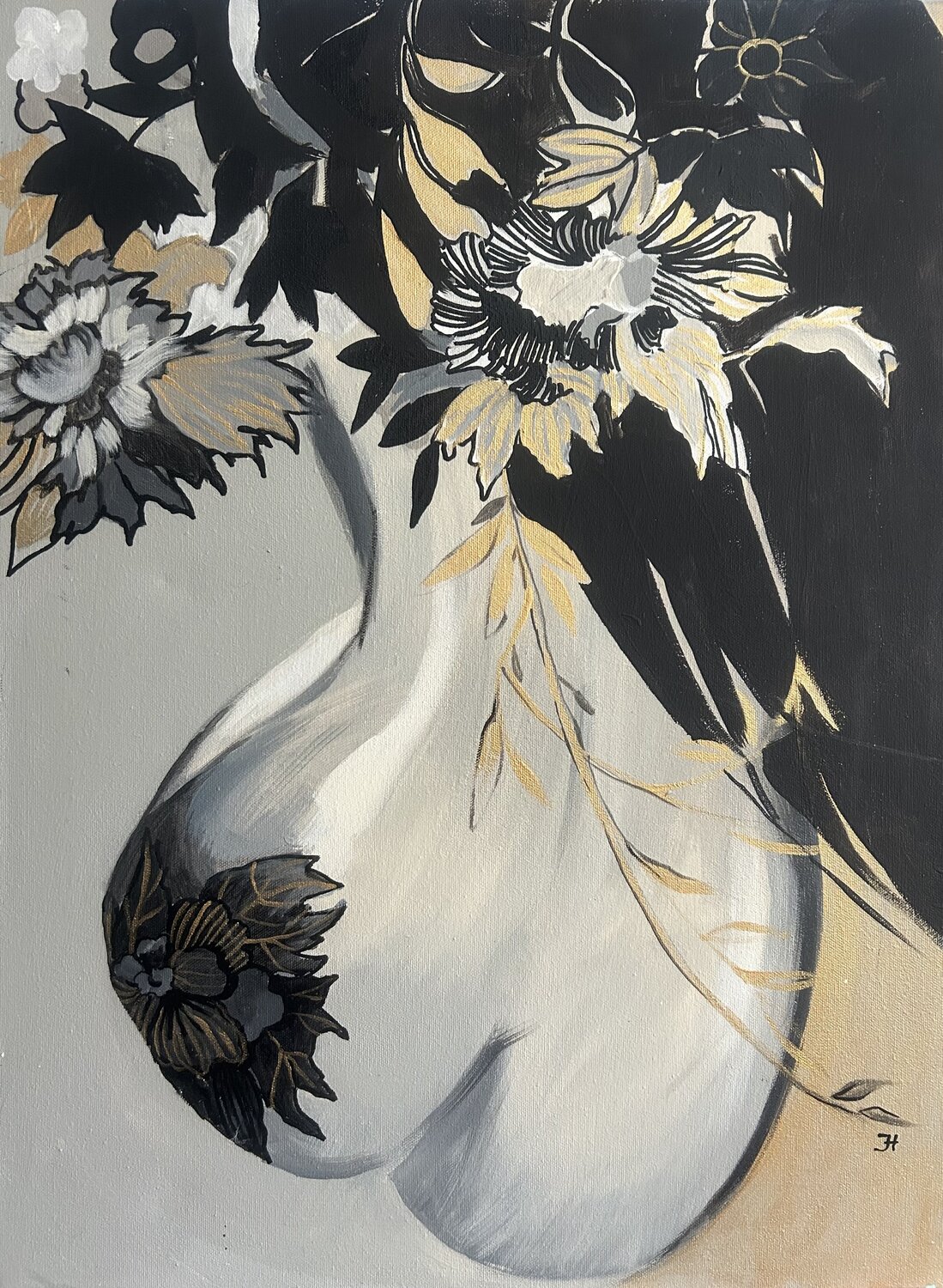 Bloom from Within – Feminine Floral Figurative Painting in Neutrals and Gold Julia Hacker Originalgemälde zu verkaufen