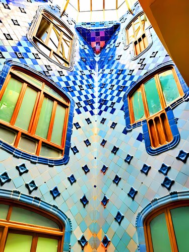 Casa Batlló. Barcelona, Spain di Irina BAST, Stampa in vendita su Singulart