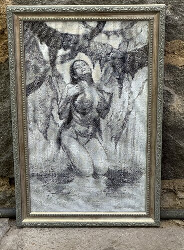 Kneeling in the Shadows of Nature von Lilit Aharonyan, Textil kaufen auf Singulart