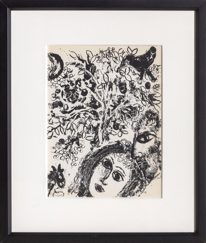 Couple in Front of Tree di Marc Chagall, Stampa in vendita su Singulart