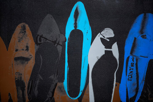 Shoes' Color Screenprint with Diamond Dust, 1980 di Andy Warhol, Stampa in vendita su Singulart