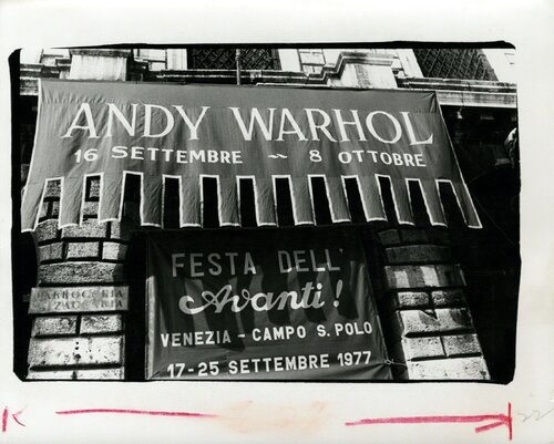 Andy Warhol, Photograph of Andy Warhol Exhibition Banner in Venice, Italy, 1977 di Andy Warhol, Fotografia in vendita su Singulart