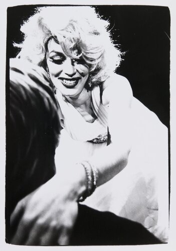 Photograph of a Marilyn Monroe Drag Impersonator van Andy Warhol, Fotografie te koop op Singulart