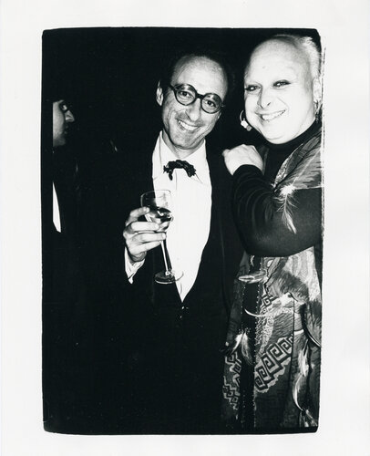 Divine and Stephen Aronson van Andy Warhol, Fotografie te koop op Singulart