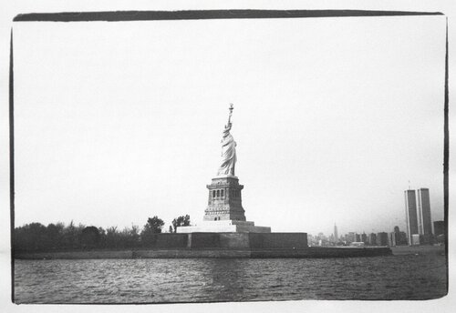 Statue of Liberty and World Trade Center van Andy Warhol, Fotografie te koop op Singulart