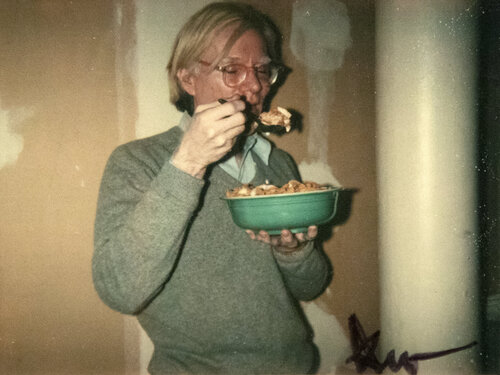 Warhol with Corn Flakes de Andy Warhol, Fotografía a la venta en Singulart