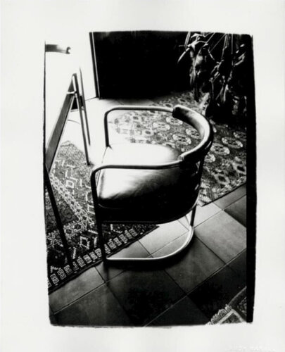 Leather chair de Andy Warhol, Fotografía a la venta en Singulart