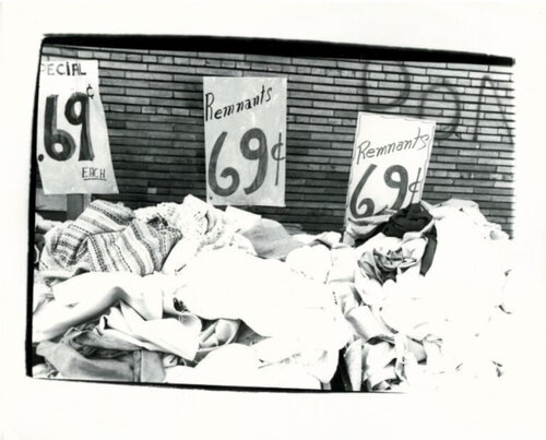 Store Sale van Andy Warhol, Fotografie te koop op Singulart