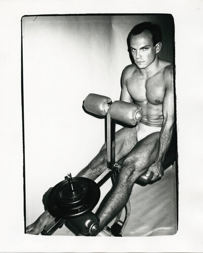 Unidentified Weight Lifter van Andy Warhol, Fotografie te koop op Singulart
