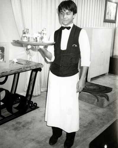 Young Waiter in Paris van Andy Warhol, Fotografie te koop op Singulart