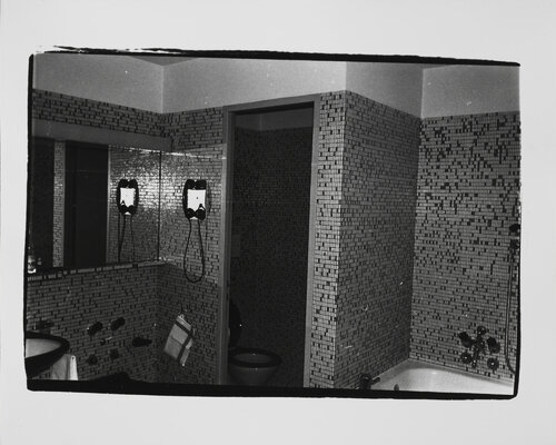 Gelatin silver print of Bathroom by Andy Warhol van Andy Warhol, Fotografie te koop op Singulart