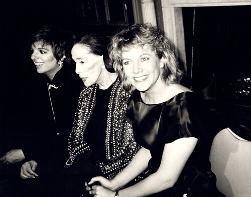 Liza Minnelli, Martha Graham and Kathleen Turner di Andy Warhol, Fotografia in vendita su Singulart