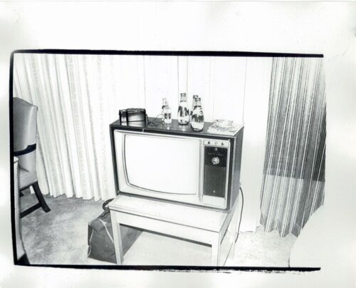 Television Set di Andy Warhol, Fotografia in vendita su Singulart
