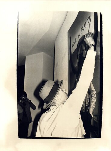 Joseph Beuys di Andy Warhol, Fotografia in vendita su Singulart