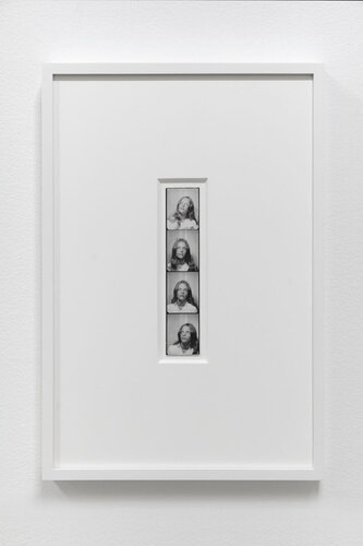 Silver gelatin photo booth strip of four images of Sandra Brant by Andy Warhol par Andy Warhol, Photographie en vente sur Singulart