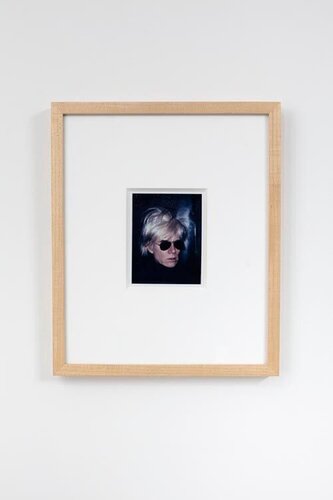 Polaroid of Self-Portrait in Fright Wig by Andy Warhol par Andy Warhol, Photographie en vente sur Singulart