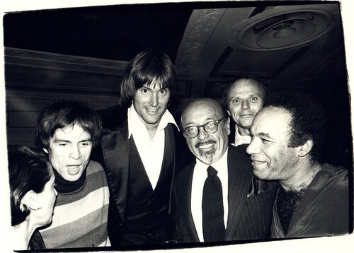 Rudolf Nureyev, Bruce Jenner, and Ahmet Ertegun van Andy Warhol, Fotografie te koop op Singulart