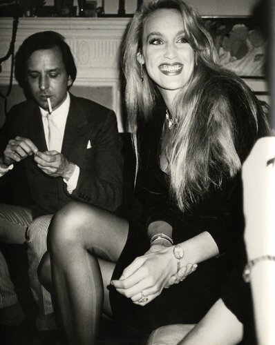 Fred Hughes and Jerry Hall di Andy Warhol, Fotografia in vendita su Singulart