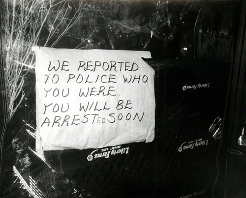 Photograph of a Funny Sign (We Reported You to the Police...) di Andy Warhol, Fotografia in vendita su Singulart
