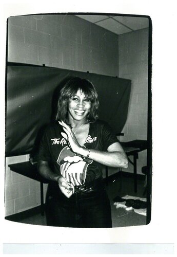 Tina Turner (backstage at a Rolling Stones concert) van Andy Warhol, Fotografie te koop op Singulart