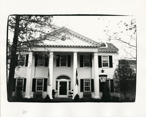 Kentucky Governor's Mansion di Andy Warhol, Fotografia in vendita su Singulart