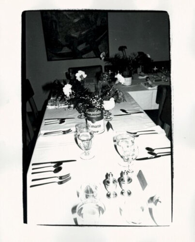 Table Setting van Andy Warhol, Fotografie te koop op Singulart
