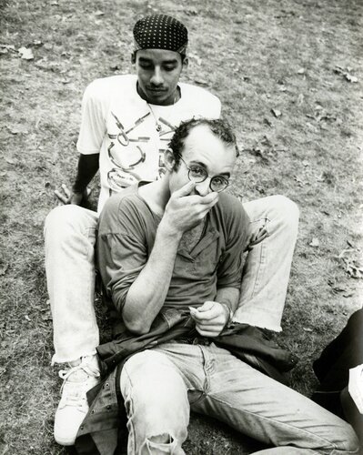 Photograph of Keith Haring & Juan Rivera in the Park di Andy Warhol, Fotografia in vendita su Singulart
