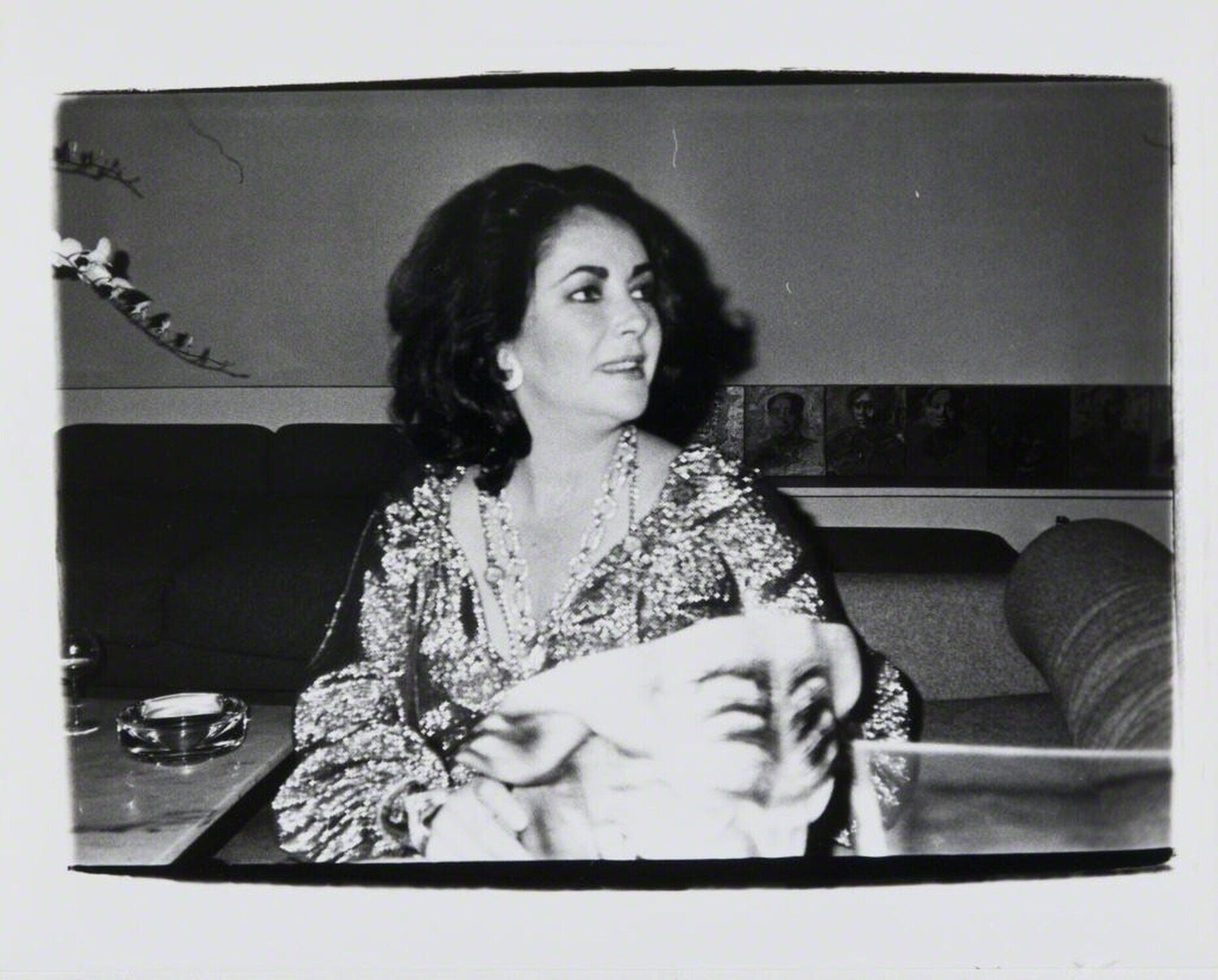 Elizabeth Taylor at Halston's Andy Warhol Fotografia in vendita