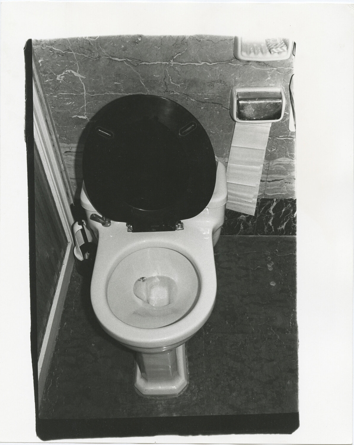 Toilet/Fountain Andy Warhol Fotografie zu verkaufen